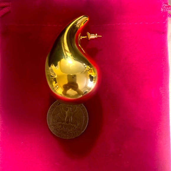Bottega Veneta-like extra large chunky teardrop earrings, gold-plated. - Picture 4 of 4